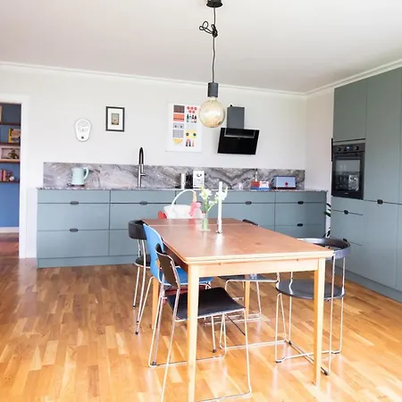 Apartment Bright Near Center