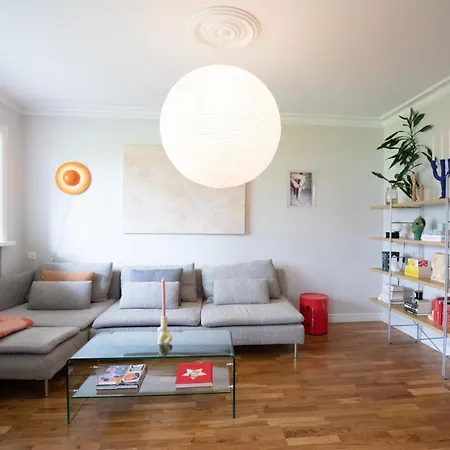 Apartment Bright Near Center *